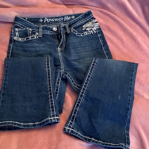 Answer me jeans size 8/9 way to big for me I bought them for 45$ - Picture 3 of 3